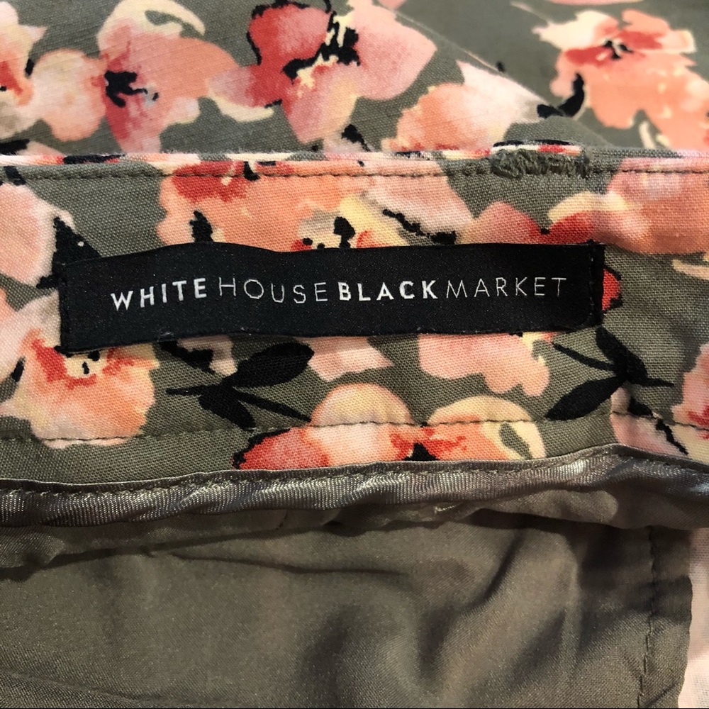 ⭐️ White House Black Market 5' Floral Shorts - Picture 12 of 14